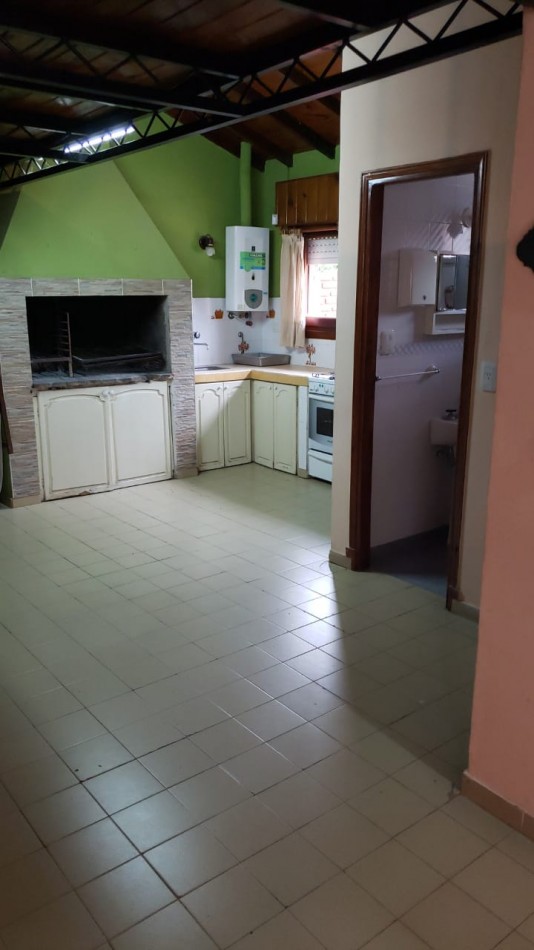 Excelente Chalet de 4 Ambientes - Miramar