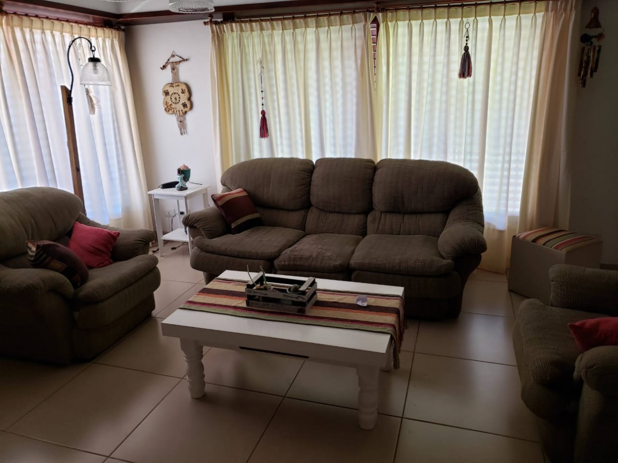 Excelente Chalet de 4 Ambientes - Miramar