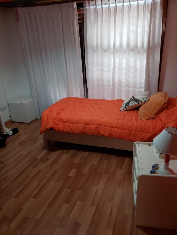Excelente Chalet de 4 Ambientes - Miramar