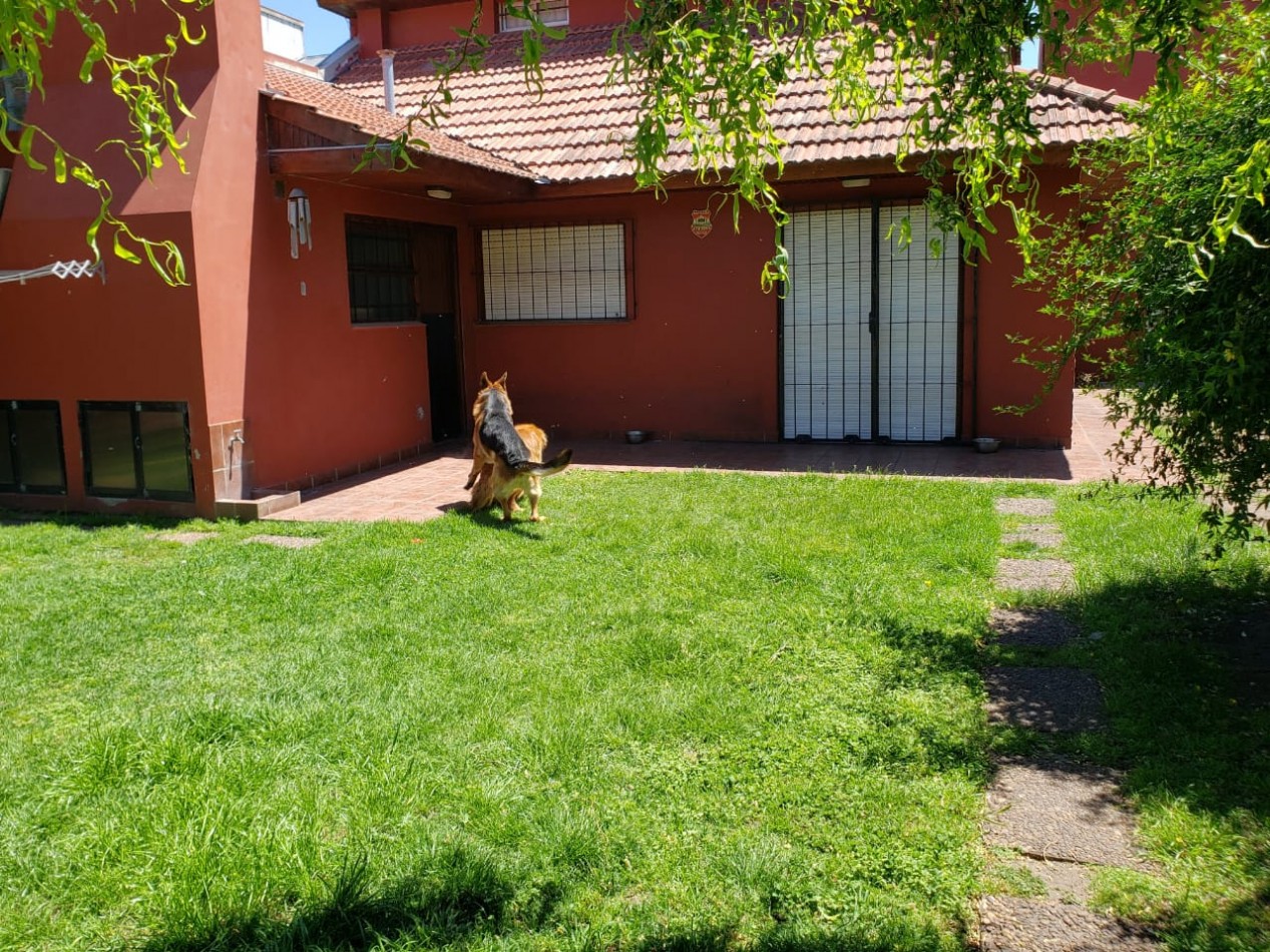 Excelente Chalet de 4 Ambientes - Miramar