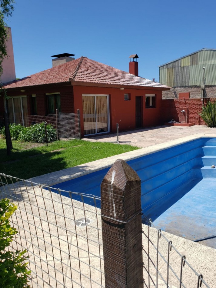 Excelente Chalet de 4 Ambientes - Miramar