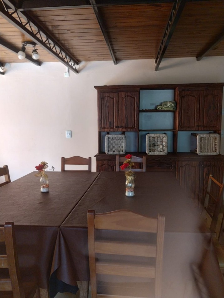 Excelente Chalet de 4 Ambientes - Miramar