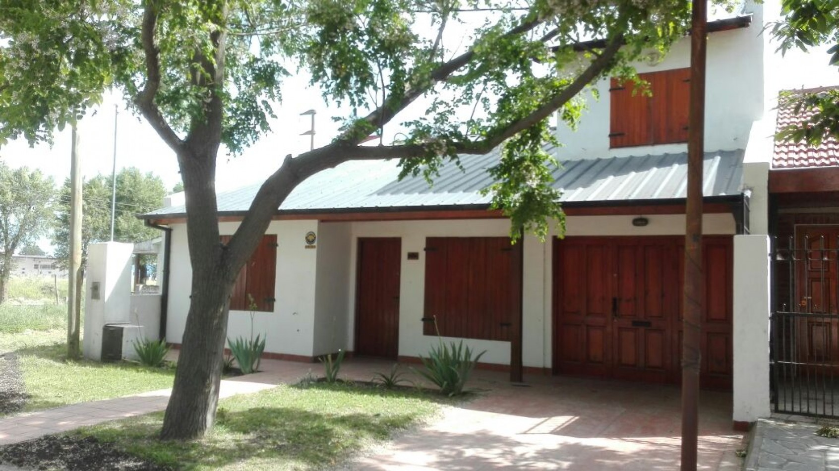 Hermoso Chalet de 5 Ambientes - Miramar
