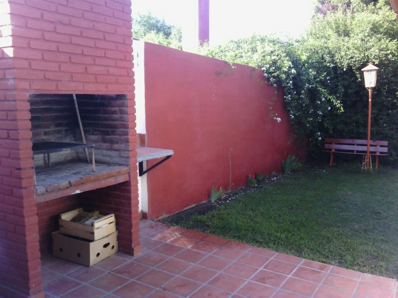Hermoso Chalet de 5 Ambientes - Miramar