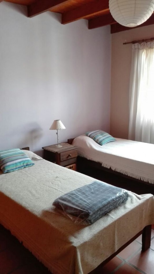 Hermoso Chalet de 5 Ambientes - Miramar