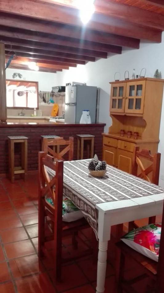 Hermoso Chalet de 5 Ambientes - Miramar