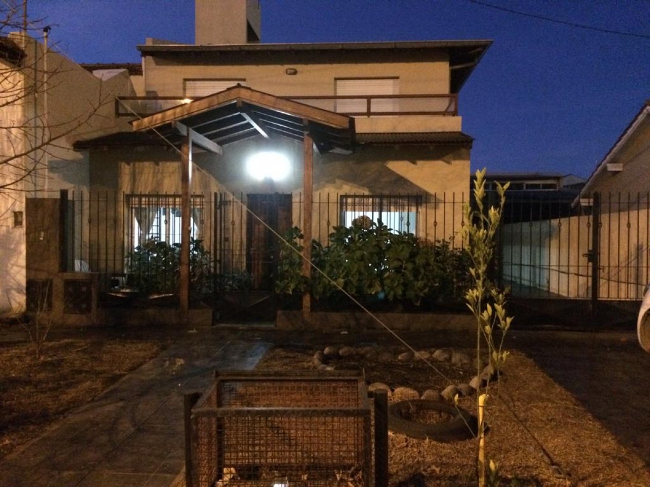 Chalet dividido en 2 plantas - Miramar