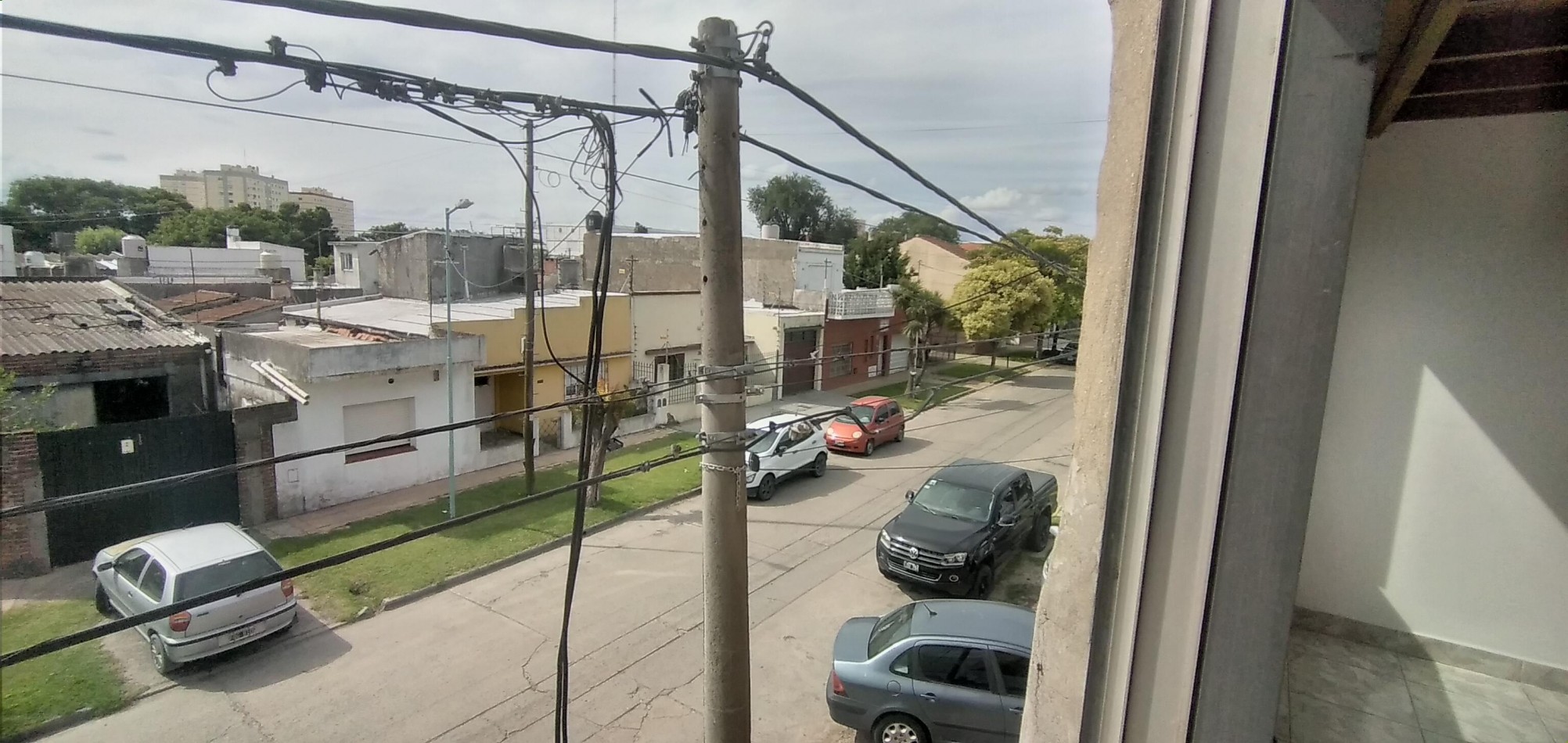 Casa tipo PH con local comercial
