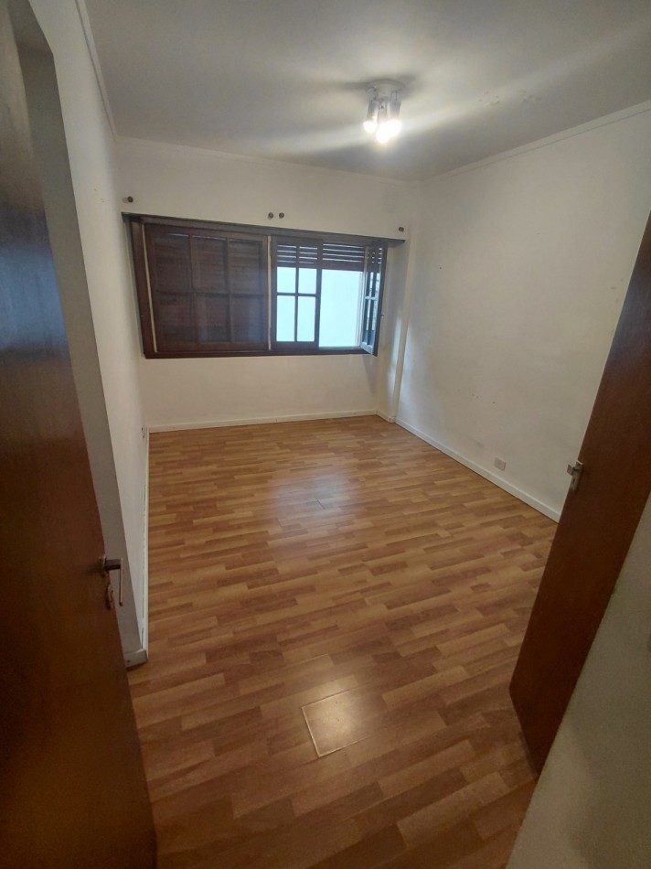 4 Ambientes con Cochera - Centro