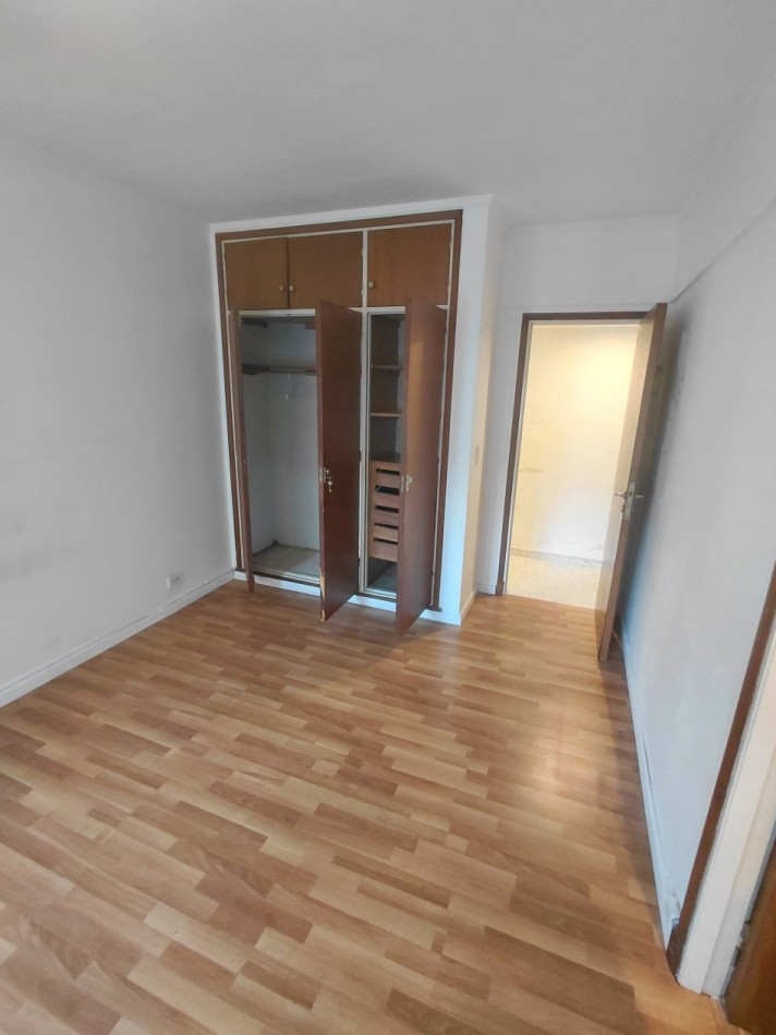 4 Ambientes con Cochera - Centro