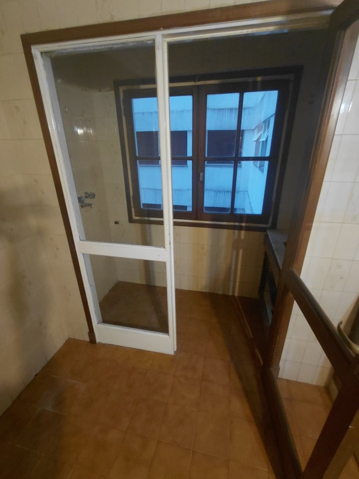 4 Ambientes con Cochera - Centro