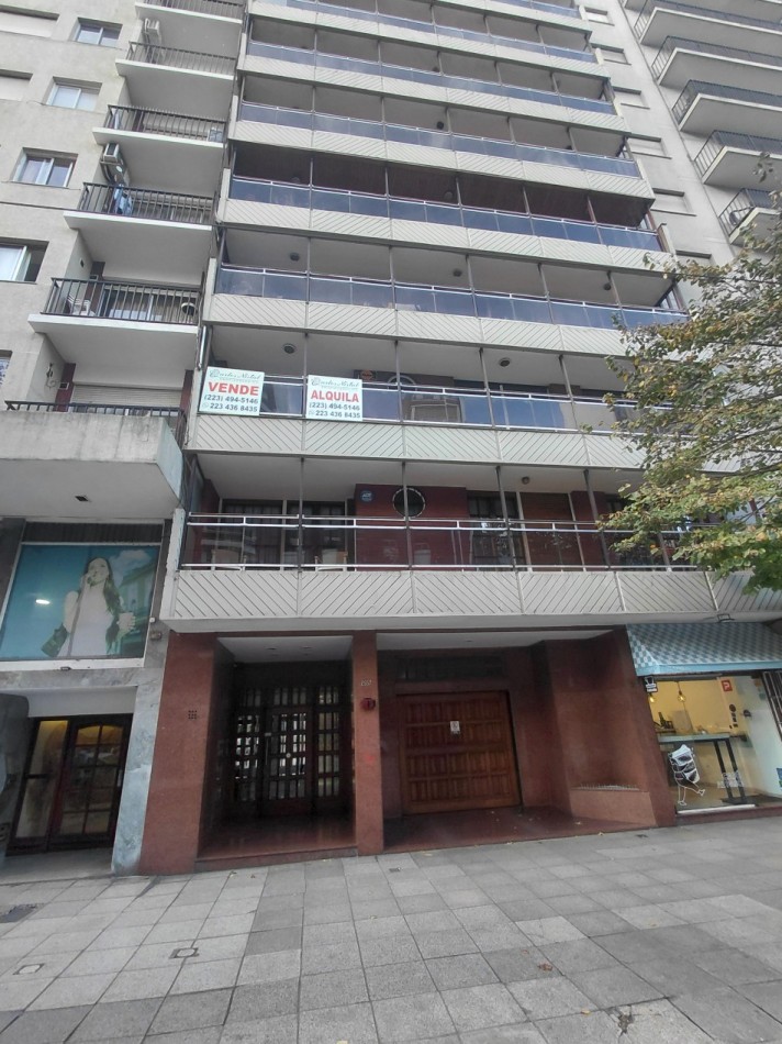 4 Ambientes con Cochera - Centro