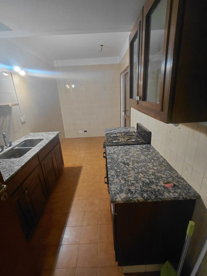 4 Ambientes con Cochera - Centro