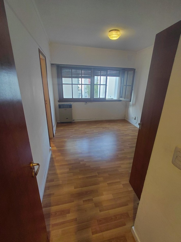 4 Ambientes con Cochera - Centro