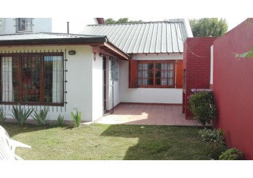 Hermoso Chalet de 5 Ambientes - Miramar